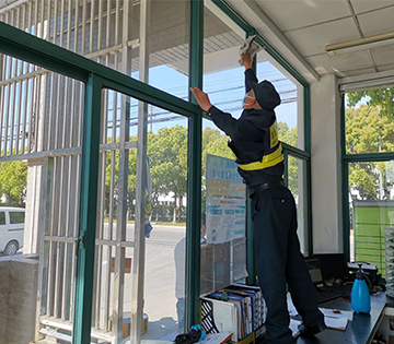 清掃衛(wèi)生美環(huán)境,服務(wù)客戶當(dāng)先鋒